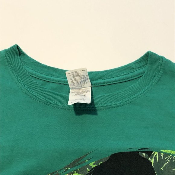 Anime Fantasy Magical Amulet Shield Warrior Green Shirt Men Size Medium - Picture 8 of 12